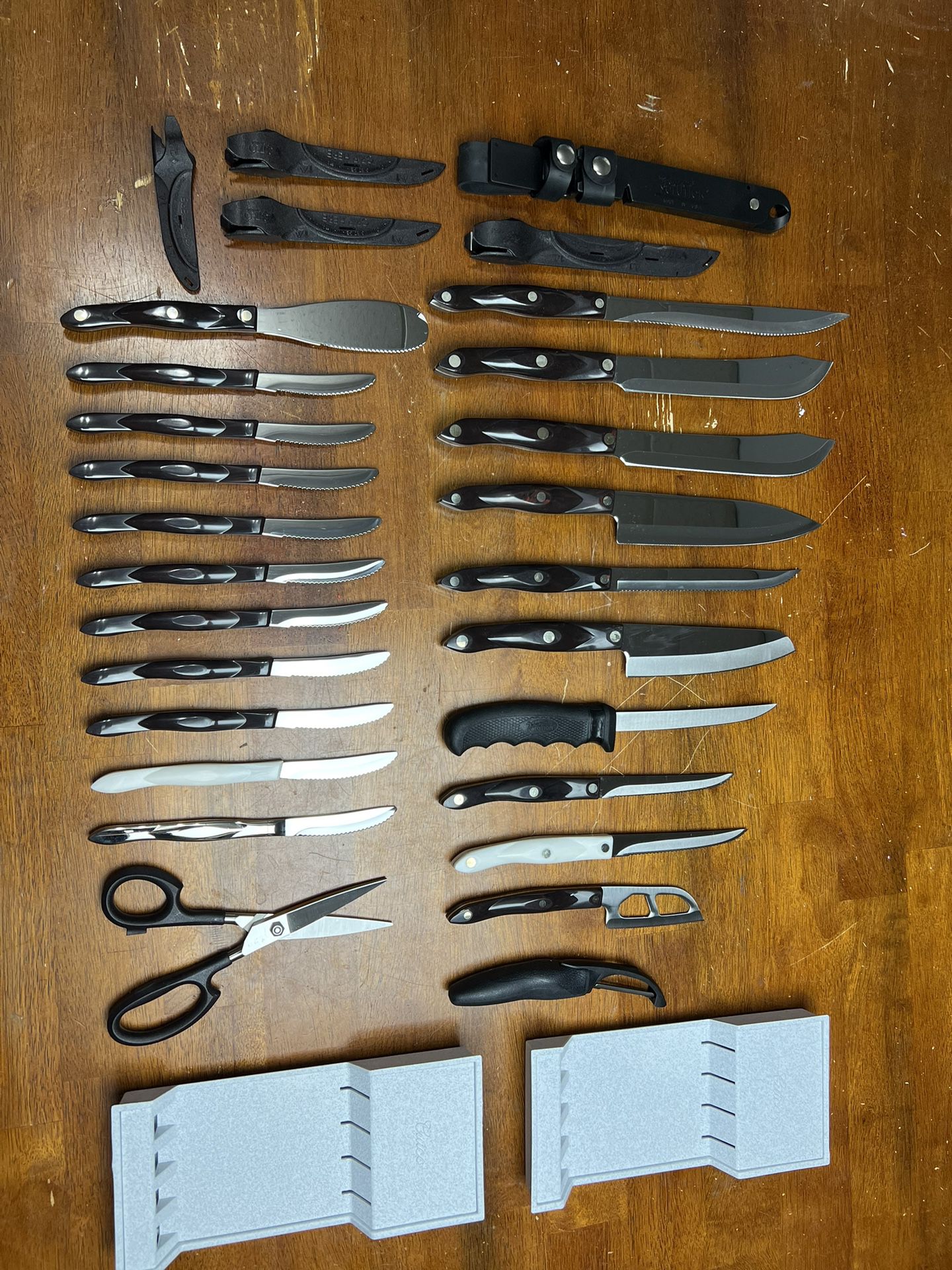 Set of Cutco Knives and Cutting Board - Fragodt Auction and Real Estate LLC