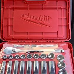 Still In Plastic Milwaukee Deep And Shallow Sockets