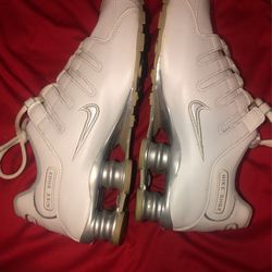 Nike Shox 6.5y Kids for Sale in Statesville NC OfferUp