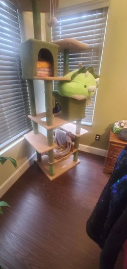GloBlazer Cactus Cat Tower