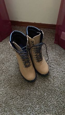 High heel boots for fall (BRAND NEW)