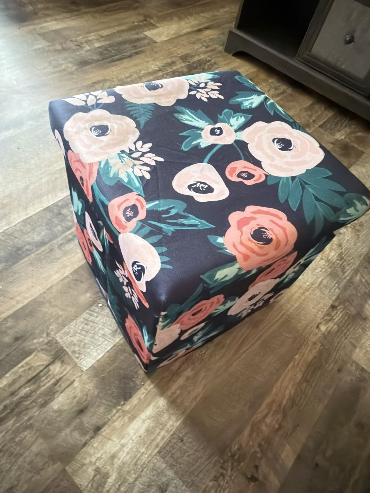 Container box