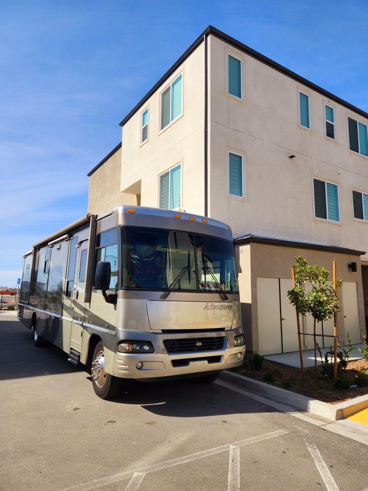 2006 Winnebago Adventurer 35ft Class A