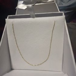 Nib 24 In. 14 Kt Gold Chain 90$