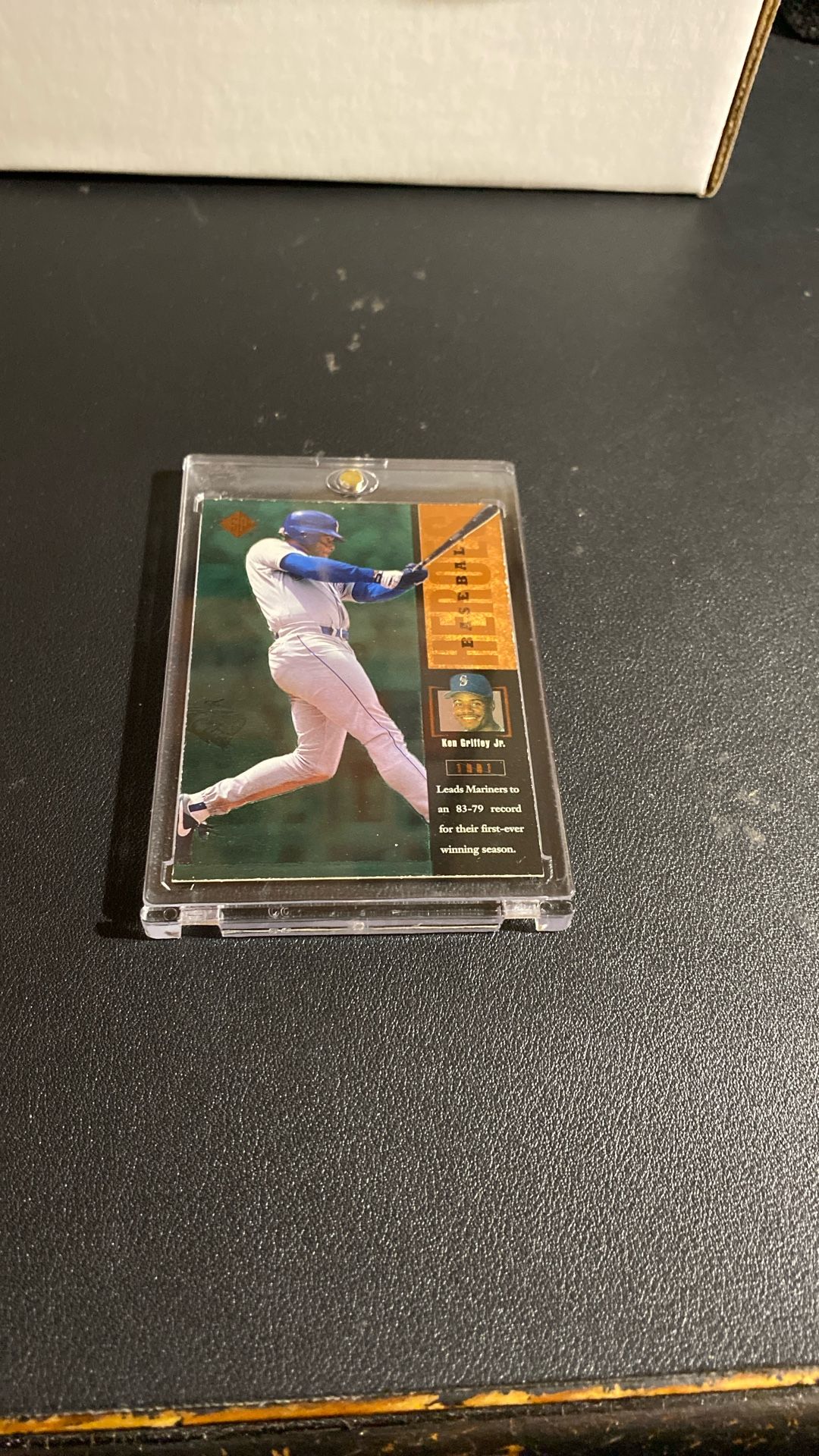 1997 UD Baseball Heroes Ken Griffey Jr