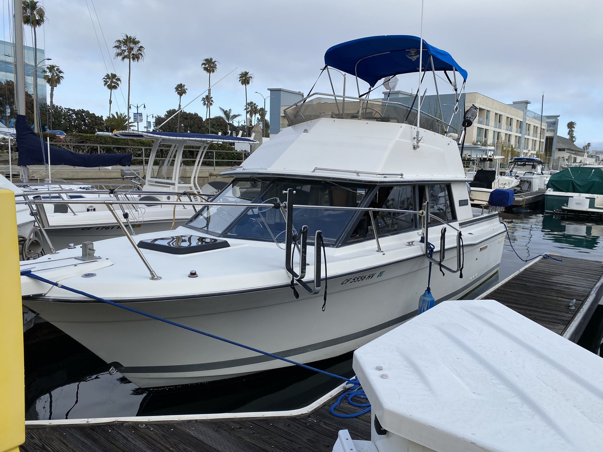 Carver 26 Santa Cruz Flybridge