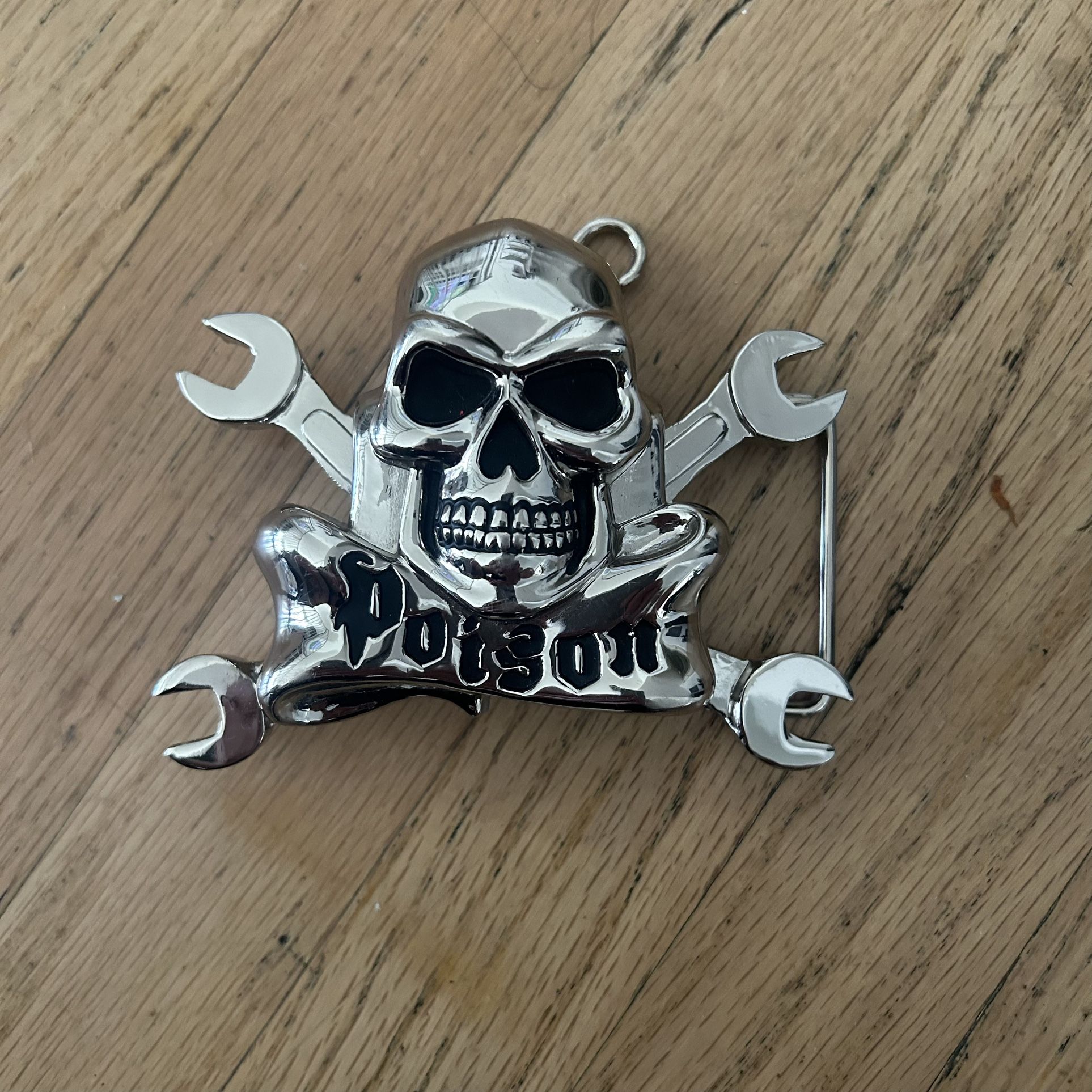 VINTAGE No Fear Belt Buckle “POISON”skull Logo WITH FLUSK