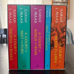 A Court of Thorns and Roses Box Set