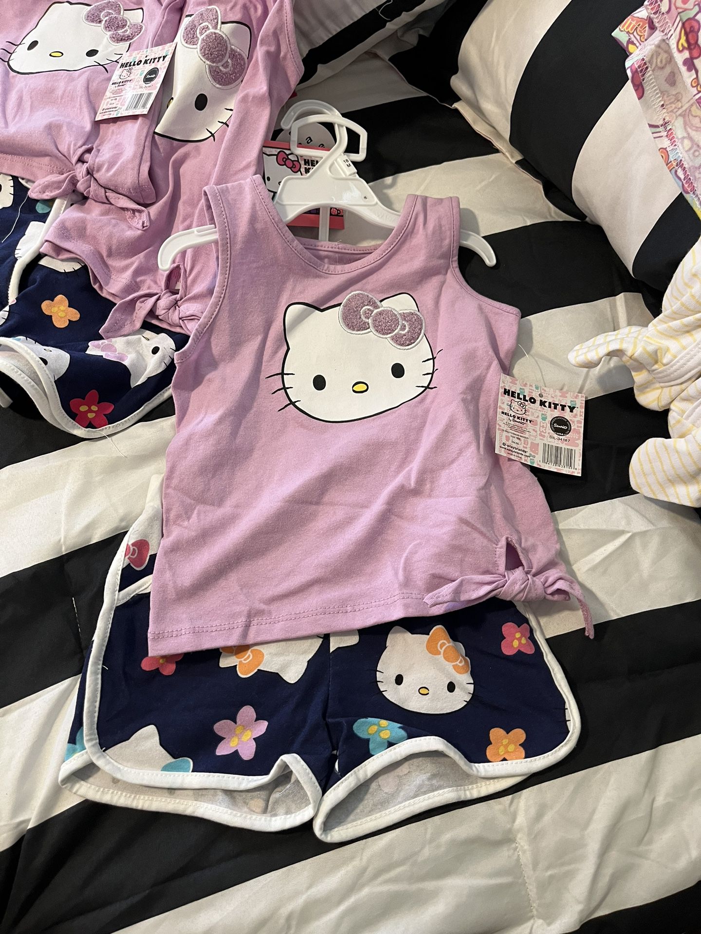 Hello Kitty Outfit 