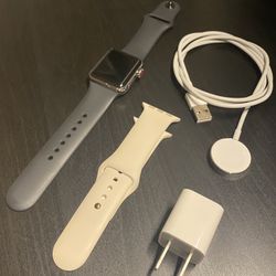 Apple Watch Series 3 w/ Accessories (Extra Watch Band, Charger)