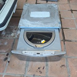 LG Pedestal Washer  And Pedestal Drawer 