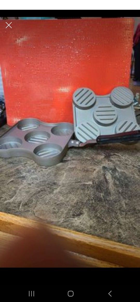 Slider Fryer With Press