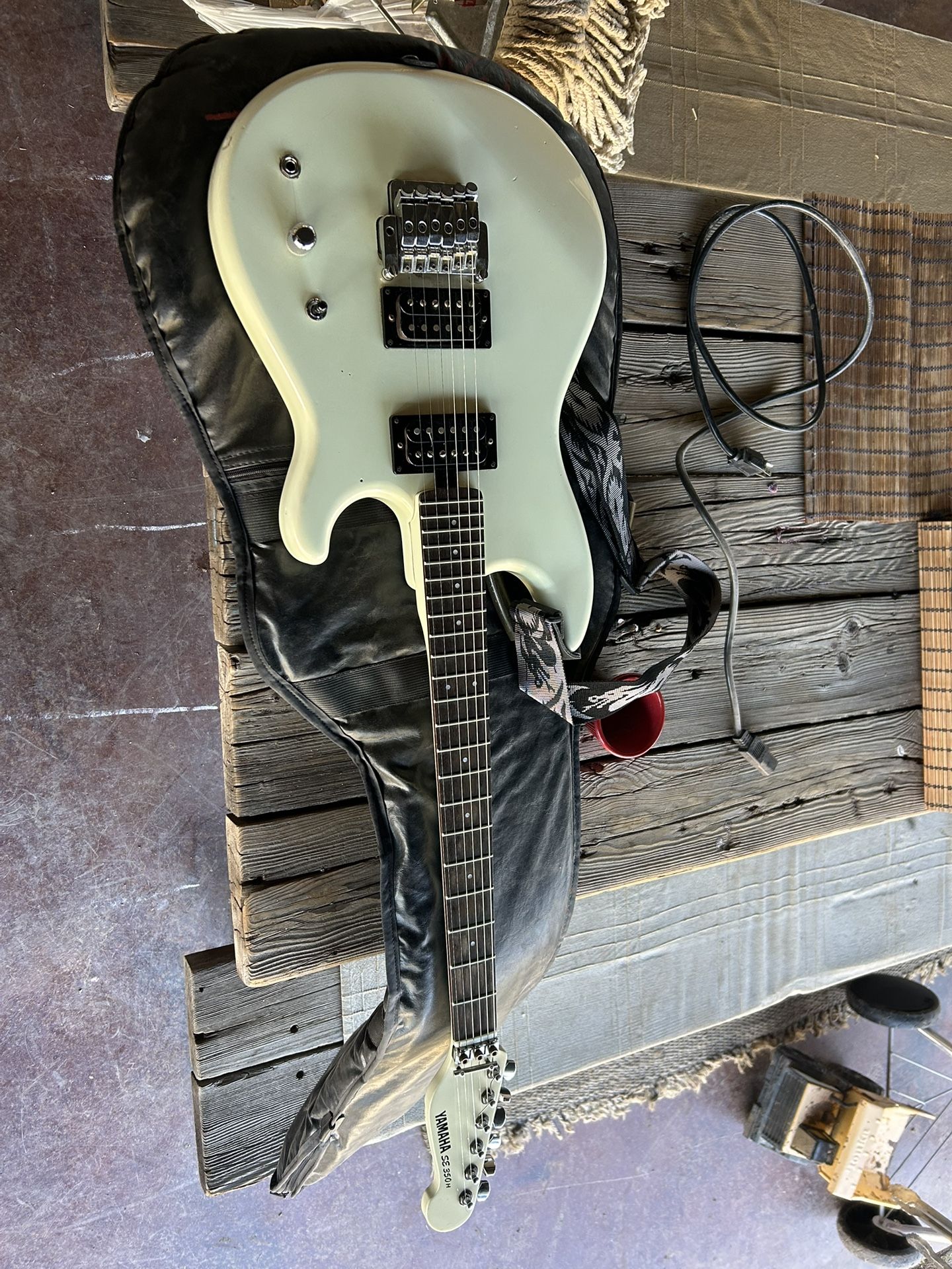 Vintage Yamaha Electric Guitar