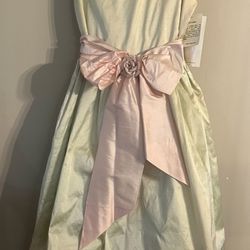 New flower girl/junior bridesmaid dress size 12