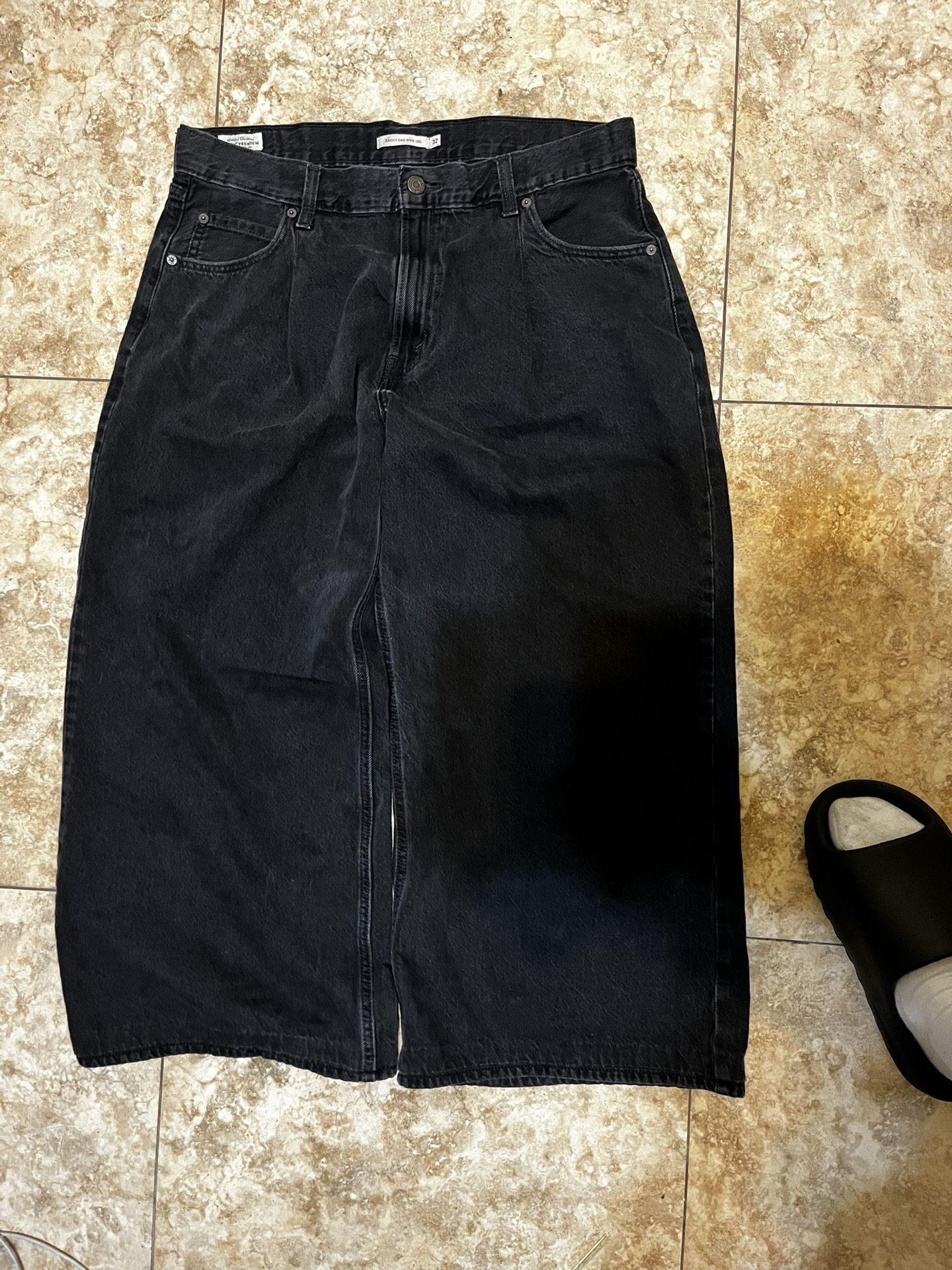 baggy wide leg levi jeans