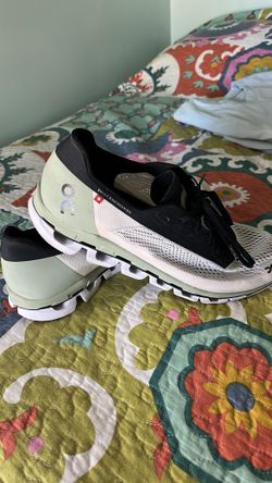 Men’s On Cloudboom size 10.5 Oncloud