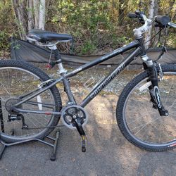 You Need A Bicycle? I've Got A Small Bike For You! - Specialized  Expedition