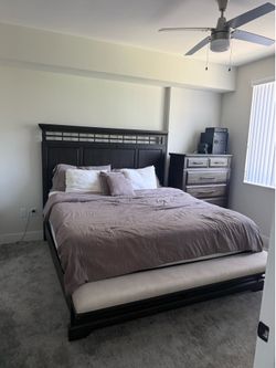 King bed frame & Dresser  (ASAP)