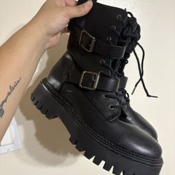 Women’s Boots 7.5