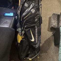 Nike Sasquatch Golf Bag for Sale in Arlington WA OfferUp