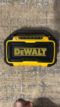 MILWAUKEE 2740-20 M18 FUEL 18 GAUGE BRAD NAILER (TOOL-ONLY) USED.