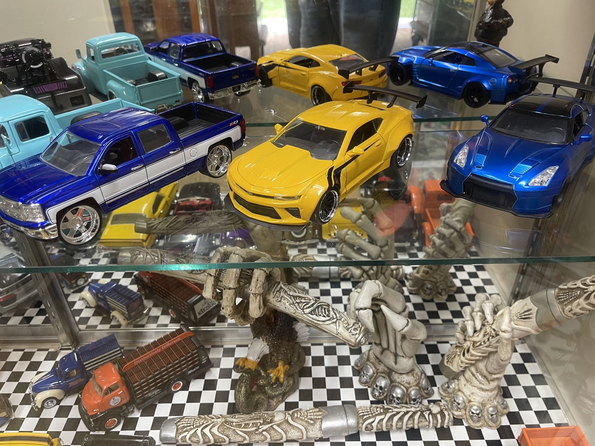 1:24 Die Cast Cars And Trucks $15 Each