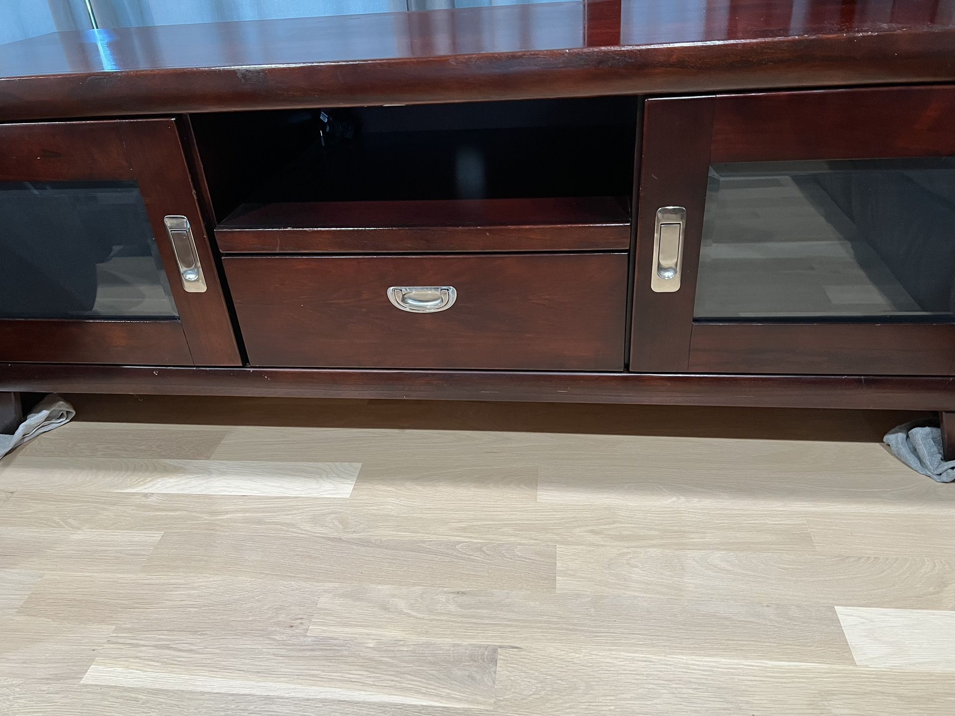Tv stand