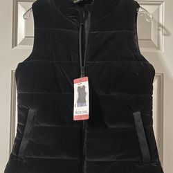 New/never worn.  Pacific Trail Velour Vest - Women’s Size M