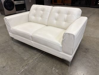 JASON FURNITURE Modern White Leather Loveseat with Tufted Back Cushions and Chrome Legs