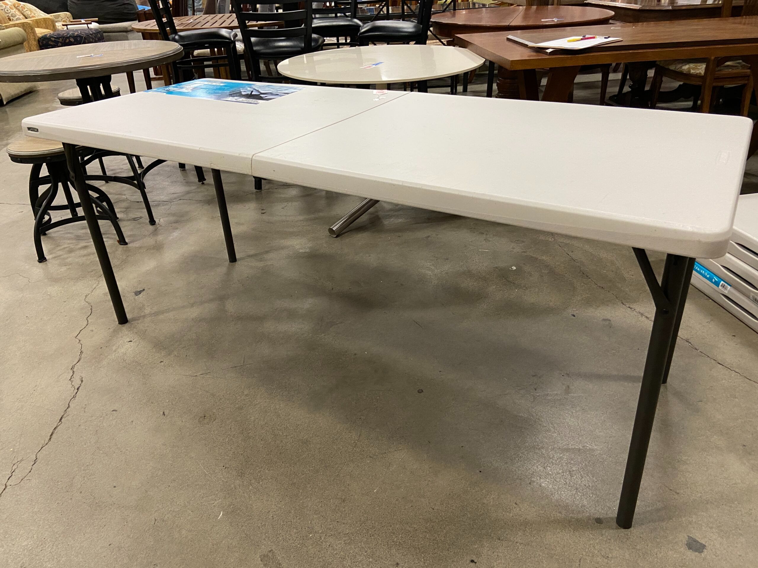 LIFETIME 6′ Folding Table