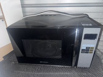 Working Emerson Microwave – Clean & Ready