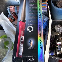 Curling iron. Brand new never used