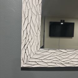Wall mirror