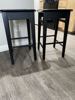 2 Counter Stools $10