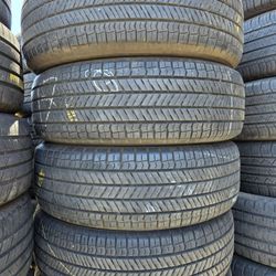 225 65 17 Tires Con 80% De Vida Las 4 De La Marca YOKOHAMA 