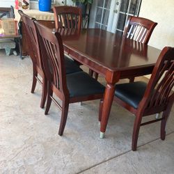 Dining Table And 5 Chairs 