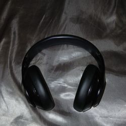 Beats Studio Pro