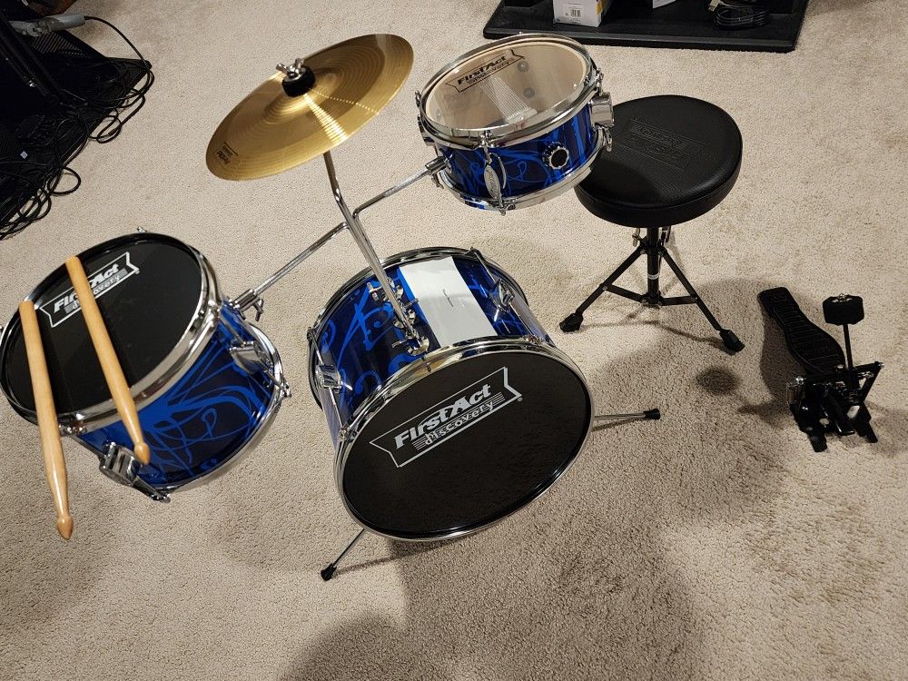 Kids 5 Piece Drum Set (Brand New)