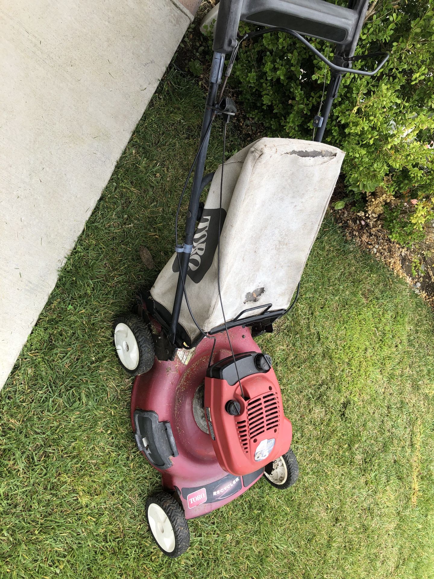 Toro self propelled lawn mower (working)