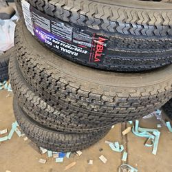New Set Of Tires 205 75 14 St 