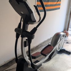 Pro-form Smart Strider 895 CSE Elliptical 