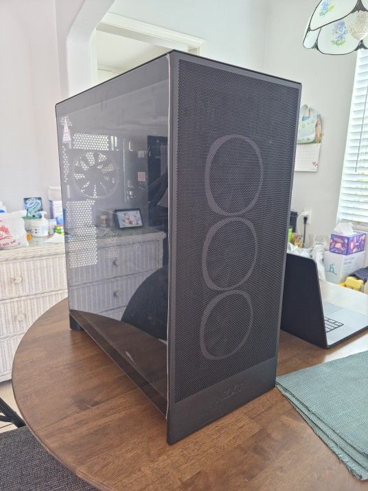 RTX 4070 SUPER, I7 -14700F, Gaming, Video Editing Computer, (Mint Condition)