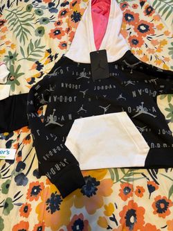 Girls hoodie size 6 new with tags