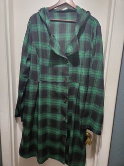 Ladies 2X Green and Black Plaid Hooded Dress