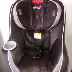 GRACO 8 POSITIONS CAR SEAT FOR SALE 