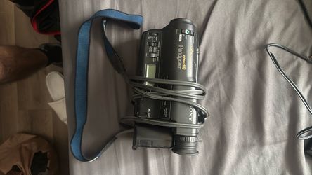 Sony CCD TR-400 Video Hi8 Camcorder $60!!