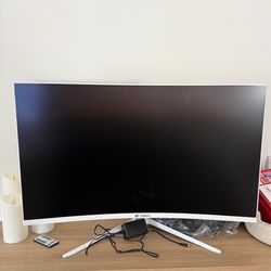White curved monitor 32 inch CRUA