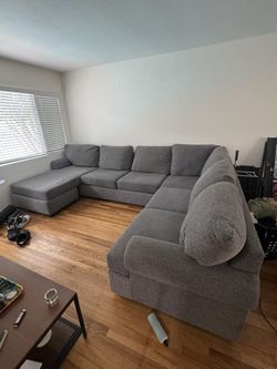 Sectional sofa (great Condition)
