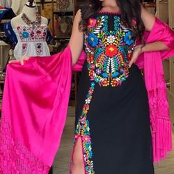 Vestidos Bordados Méxicanos - Beautiful Mexican Dresses  -  Precios Varian - Prices Vary