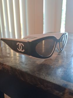 Chanel Sunglasses Black and White